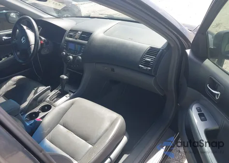 2005 Honda Accord 2.4 Ex из США, поврежденный, VIN 1HGCM56815A184931